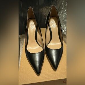 Aldo Black Leather Stiletto Pumps 3.75 inch heel - Size 8/8.5